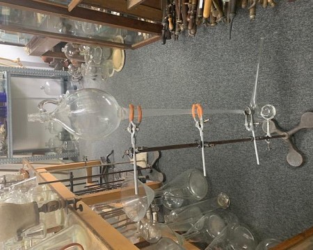 New prop Glassware lab set up, retort, clamps 